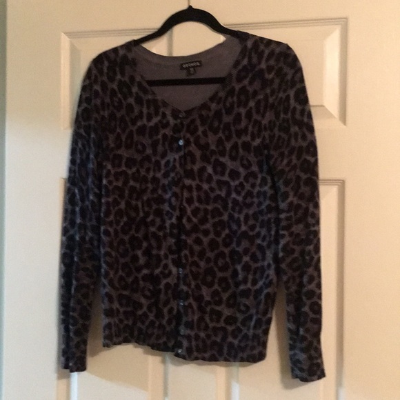 Black and grey leopard print sweater rawr - Picture 1 of 4